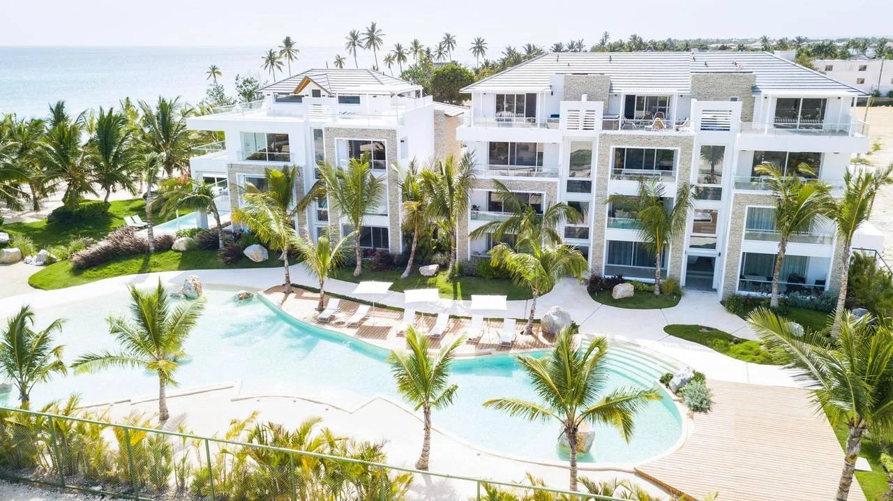 Residence common areas and beach