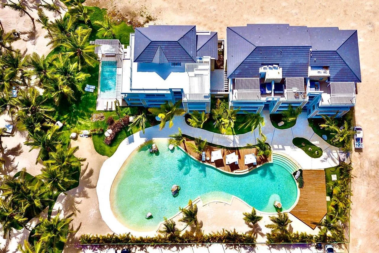 Residence common areas and beach